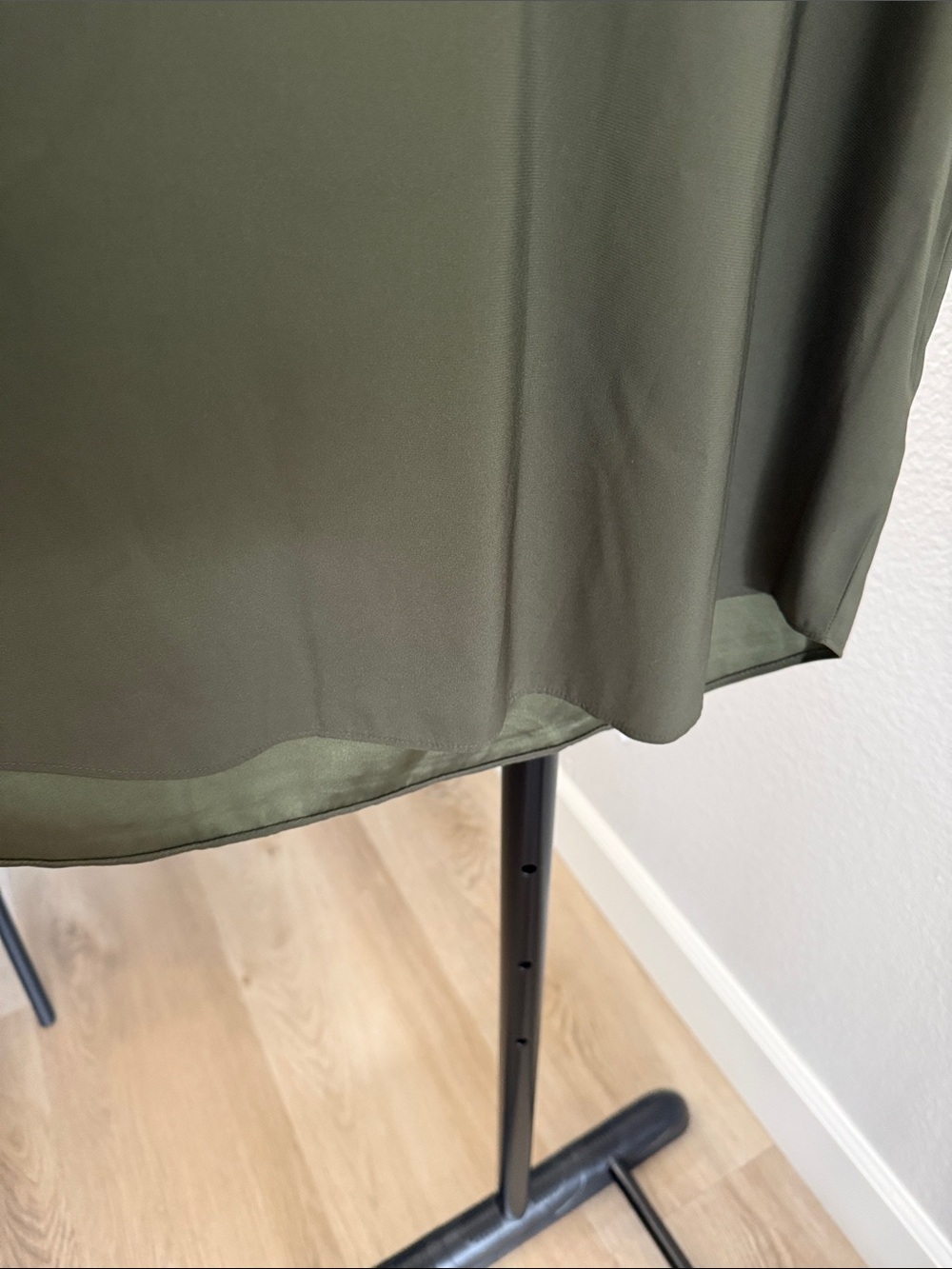 Express Olive Green V-Neck Cap Sleeve Blouse - Picture 4 of 6